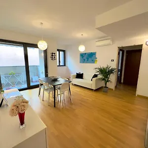 Appartamento Con Giardino Max 6 Persone Sulla Mm3 Gialla, Milano